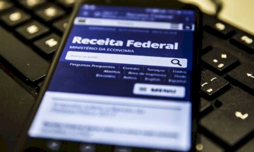 Milionários no Brasil pagam menos Imposto de Renda do que servidores públicos