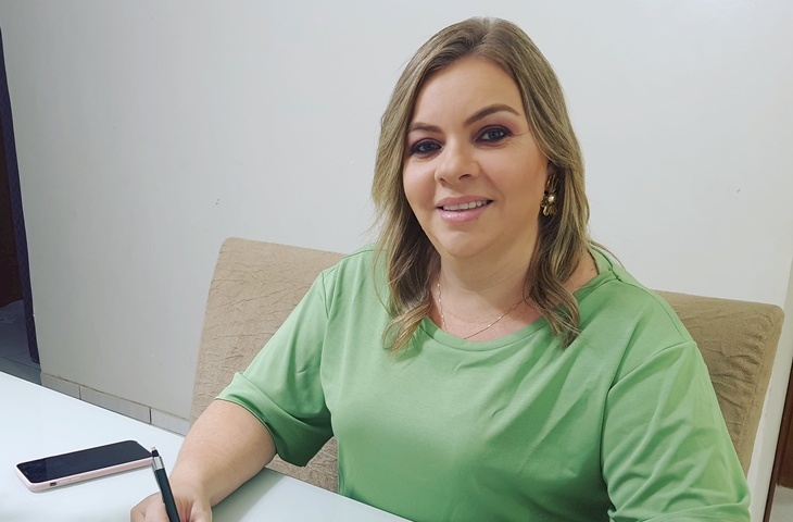 Aliny Cibely Cunha da Silva Farias, conhecida por “Aliny Povão” primeira Prefeita Mulher eleita em Cruz do Espírito Santo