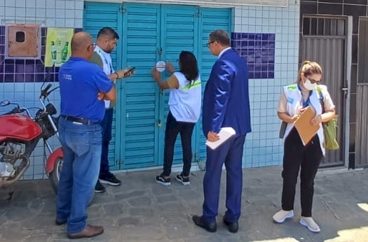 Interdição de duas farmácias e prisão de proprietários, em Gado Bravo