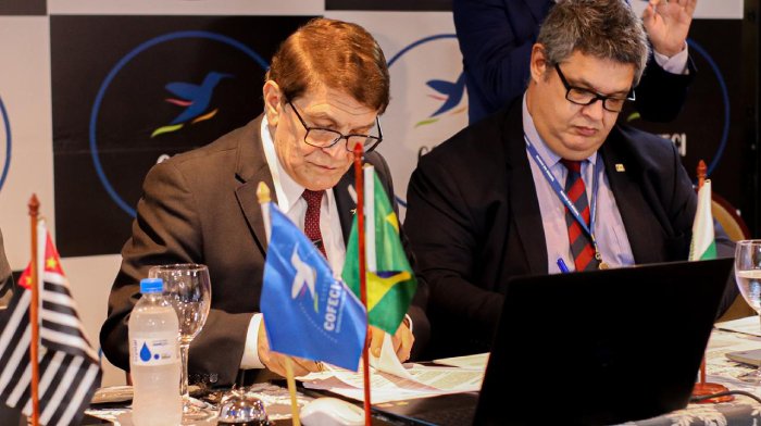 Contrato de prestação de serviços de cobrança administrativa