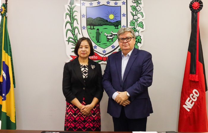 João Azevêdo apresenta potencialidades e trata de parcerias com a cônsul da China no Nordeste