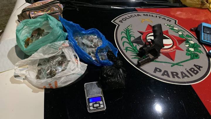 Armas e drogas apreendidos em Cabedelo