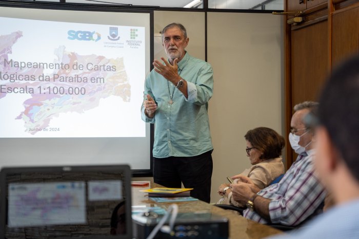 Discussão sobre atualização do Mapa Geológico