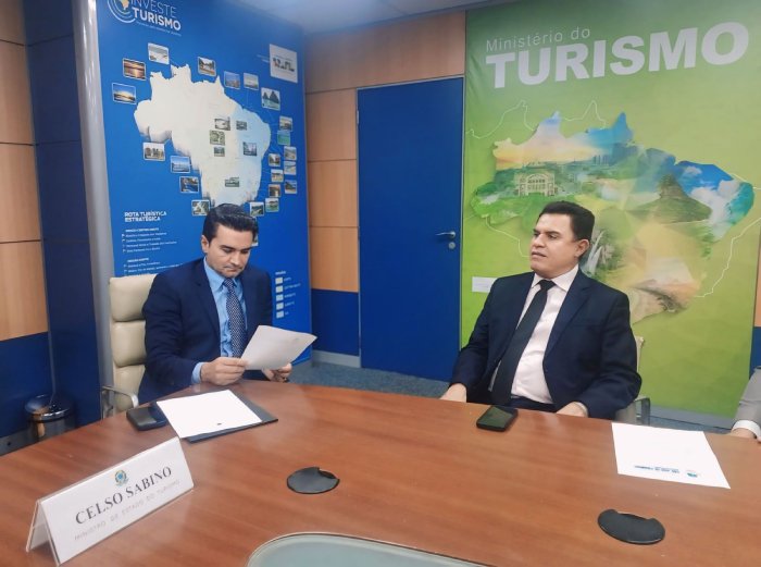 Wilson Santiago em audiência com o ministro do Turismo