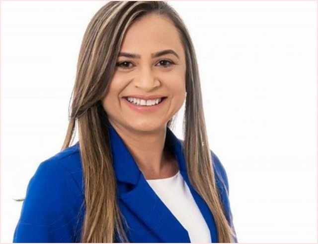 Prefeita, Adeilza Soares Freires