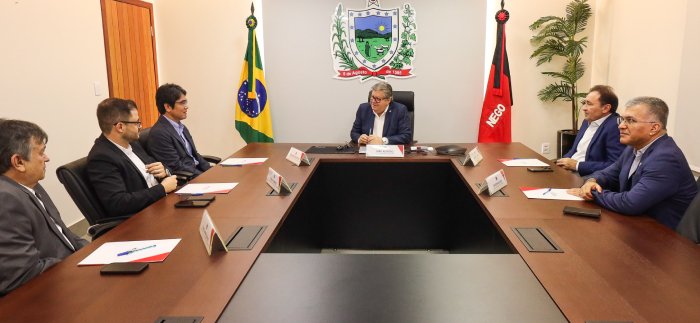 João Azevêdo em reunião com o presidente da Mitsui no Brasil e diretoria da PBGás
