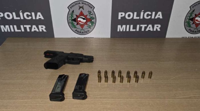 Prisão de dois homens pela Polícia Militar, em João Pessoa