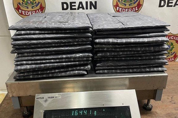 Prisão de 10 pessoas por tráfico e descaminho