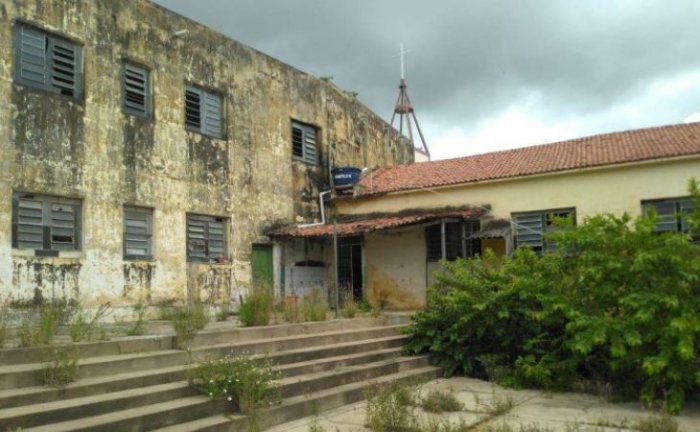 Reforma em escola, em Princesa Isabel