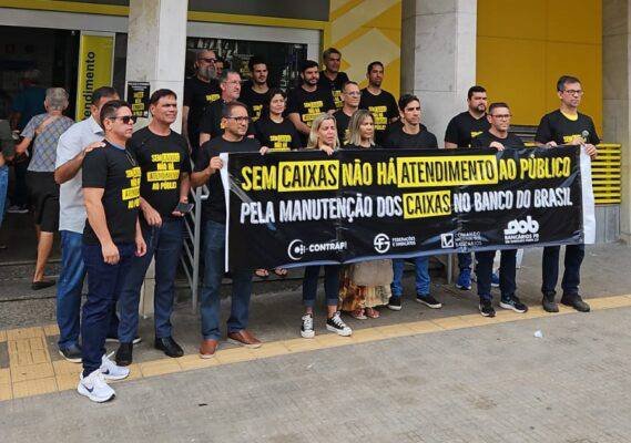 Protesto na Agência Central em João Pessoa