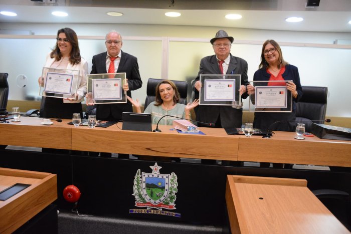 Título de cidadania paraibana a professores universitários