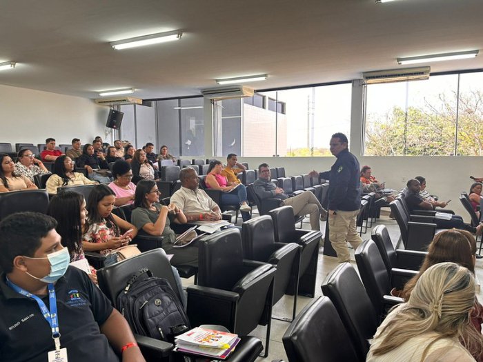 Reunião em prol dos direitos da criança e do adolescente na Paraíba