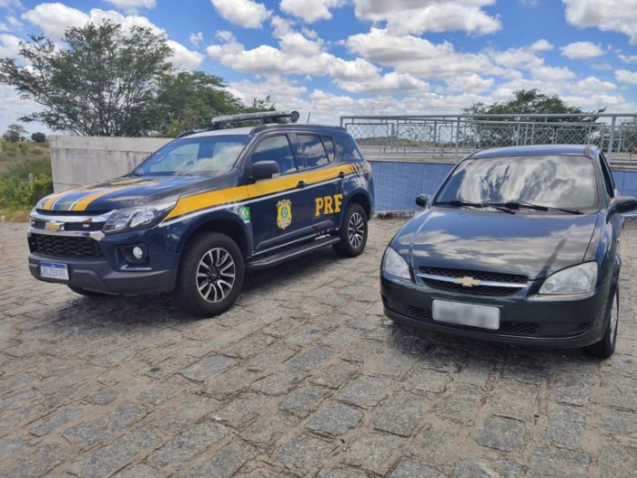 Carro roubado no Rio Grande do Norte recuperado na Paraíba