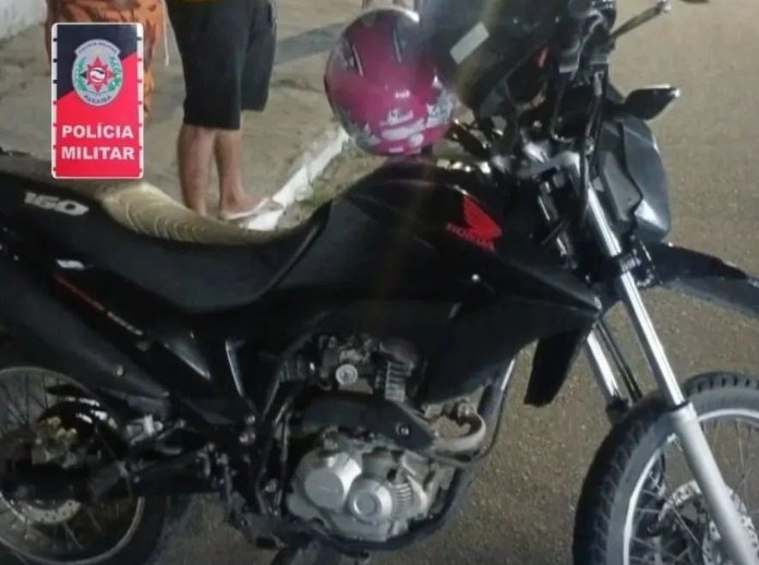 Moto recuperada pela polícia militar em Bayeux 