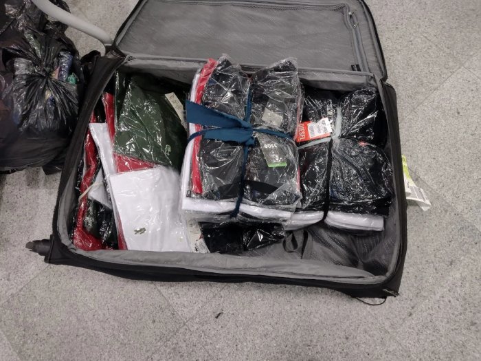 Apreensão de produtos falsificado no aeroporto de Campina Grande