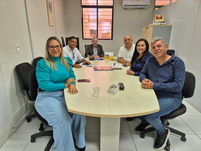 Discussão sobre demandas de crianças e adolescentes de João Pessoa 