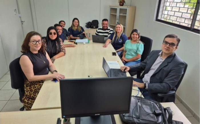 Reunião para tratar de direitos infantojuvenis