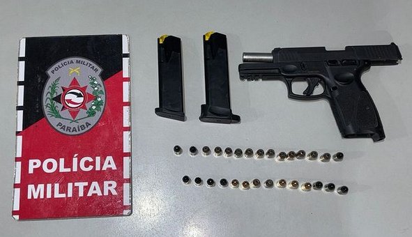 Arma de fogo e munições apreendidas em ação da Polícia Militar