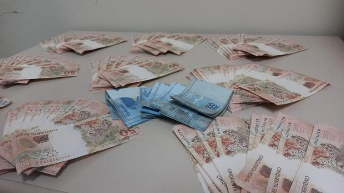 Apreensão de cerca de R$ 50 mil suspeitos de serem utilizados para compra de votos