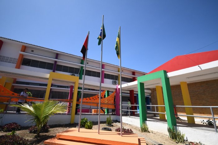 Entrega de reforma e ampliação de escolas em Campina Grande