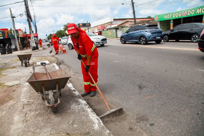 Serviços de zeladoria em 23 bairros nesta semana