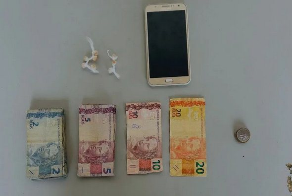 Prisão de homem com drogas na cidade de Monteiro