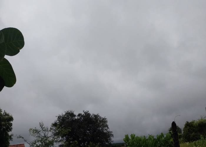 Previsão de sol entre nuvens e chuva isolada em algumas capitais