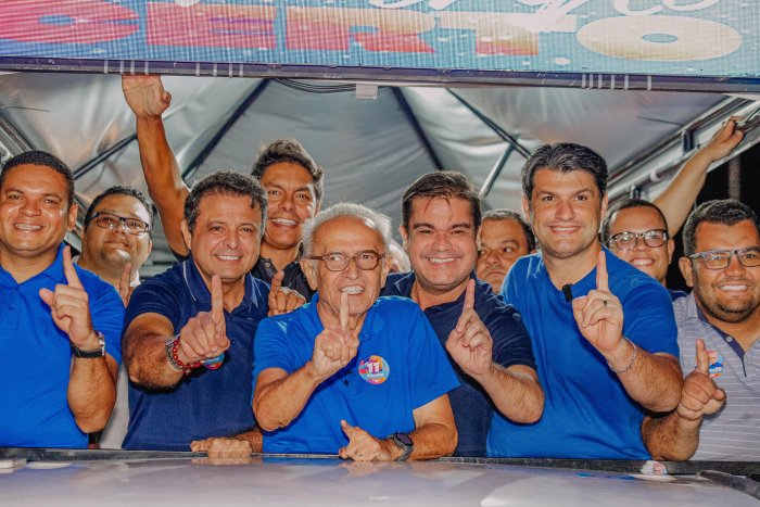 Carreata que mobilizou moradores, apoiadores e lideranças políticas