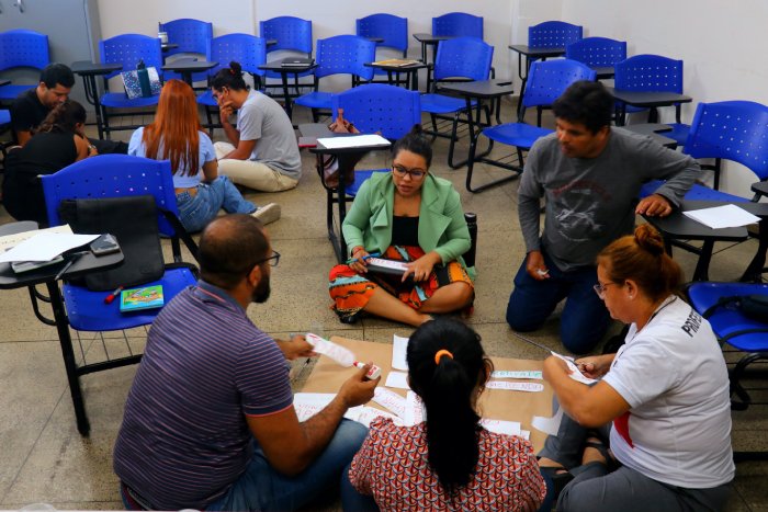 Capacitação para professores da EJA, em JP
