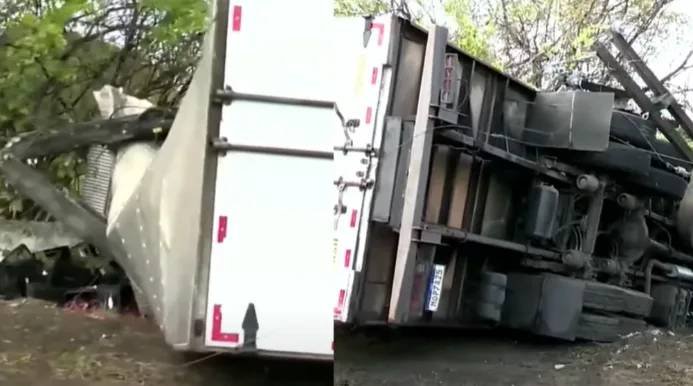 Caminhão tombado