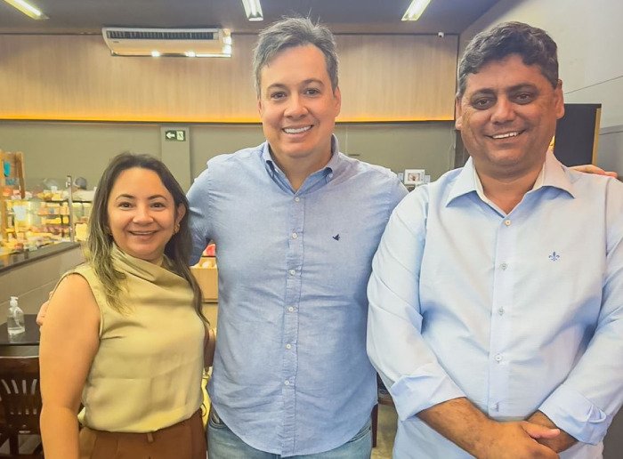  Júnior Araújo e o prefeito eleito de Vieirópolis, Thially Aristóteles