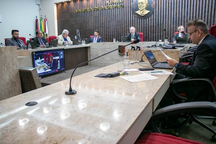 Sessão do Tribunal de Contas do Estado