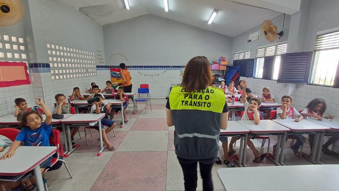 Noções básicas sobre o trânsito de forma lúdica