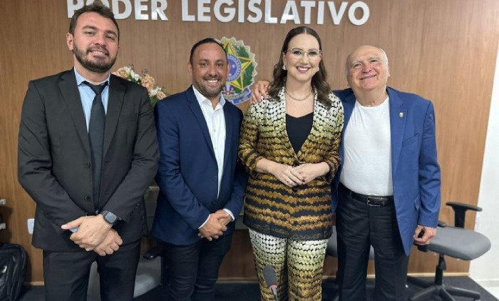 Atuação de Nominando Diniz com Títulos de Cidadania