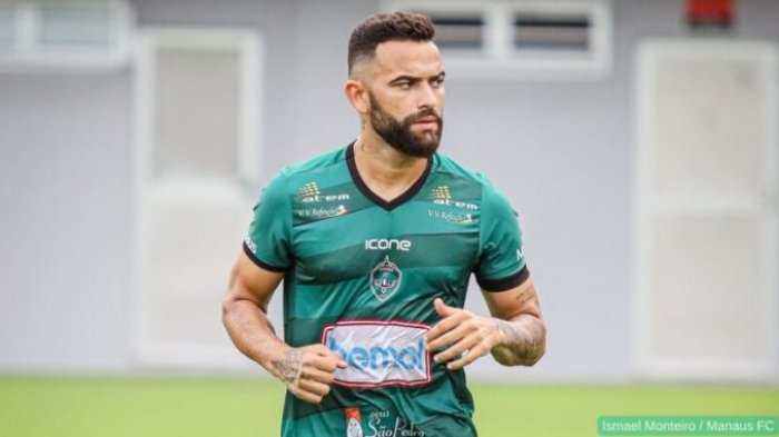 Contratação do volante Íkaro, de 28 anos