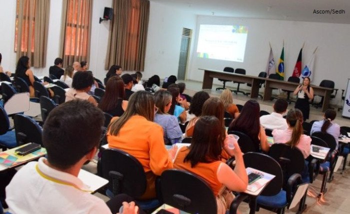 Formação sobre proteção de crianças e adolescentes ameaçados