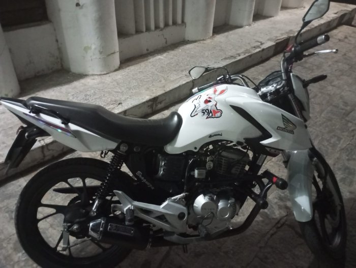 Motociclista detido por direção perigosa
