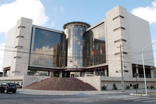 Indenização de R$ 5 mil a idoso vítima de fraude bancária