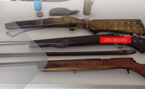 Prisão de homem com armas de fogo em Santa Luzia