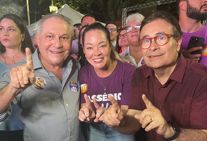 Johnson Abrantes em comemoração a vitória de Harrison Targino