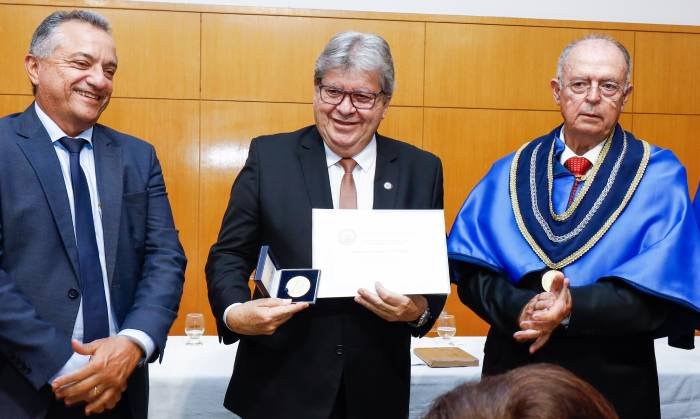 Título de acadêmico benemérito da Academia Paraibana de Engenharia