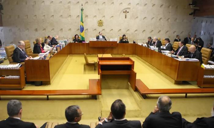 Maioria para manutenção de símbolos religiosos em Órgãos Públicos