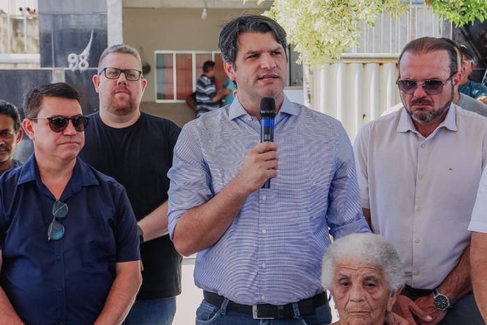 Leo Bezerra autoriza pavimentação em Paratibe e Muçumagro