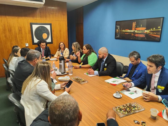 Wilson Santiago em reunião com diretores do IFPB