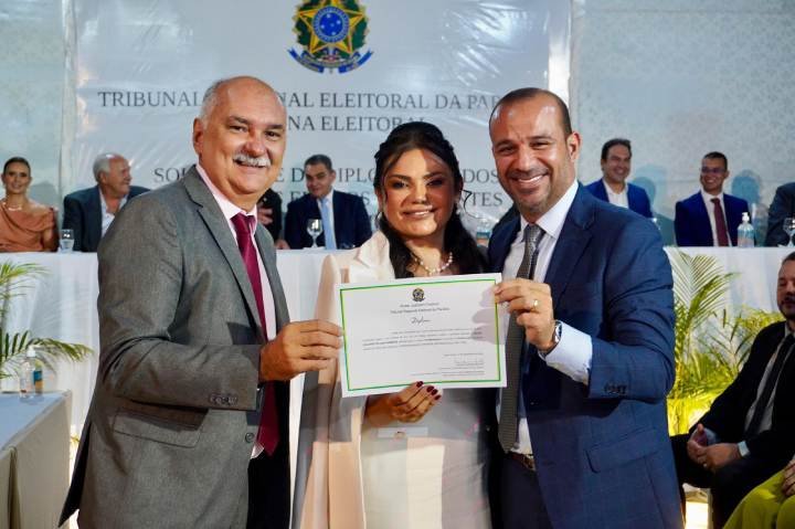 Henry Lira (Republicanos), e o vice-prefeito eleito, Flávio Marinho (Republicanos)