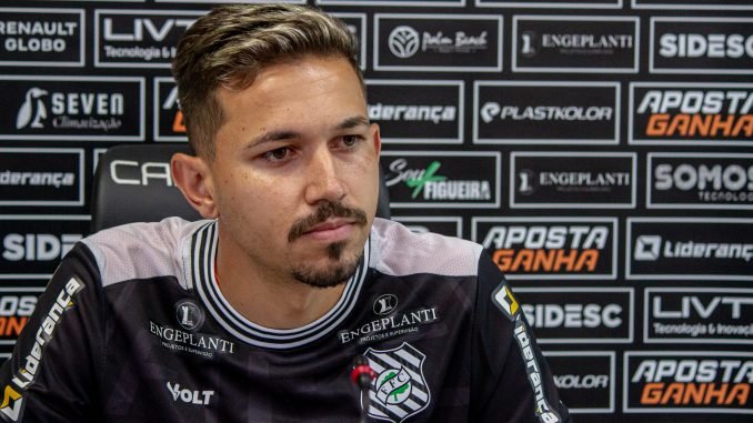 Contratação do zagueiro Tiago Barbosa, jogador de 23 anos