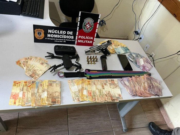 Operação policial para cumprir mandados de prisão e de busca e apreensão