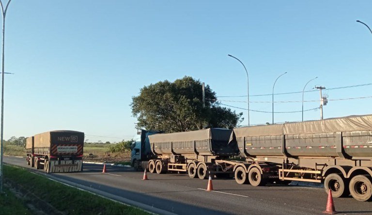 Apreensão de veículo com excesso de carga