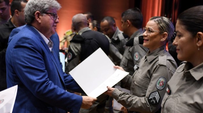 Promoção de 496 policiais e bombeiros militares