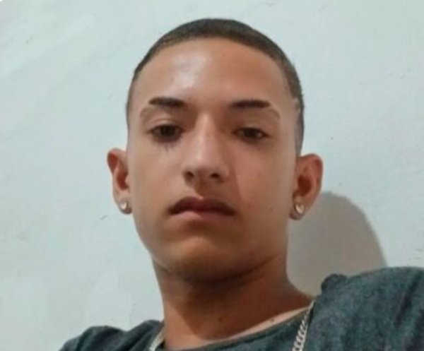 Adolescente morto com mãos amarradas e jovem baleado